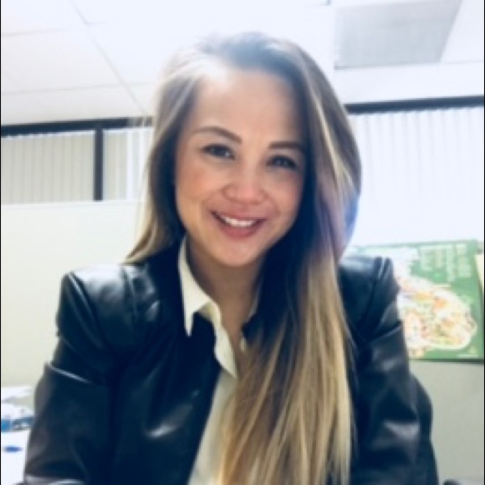 Meet your Posher, Elyse